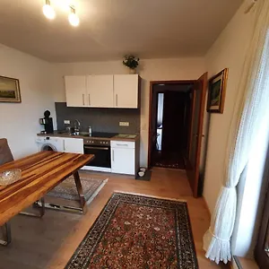 Sehr Schöne Vollständige In Apartment